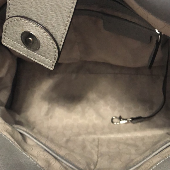 Michael Kors Large Pearl Grey Hamilton Satchel - Picture 4 of 13